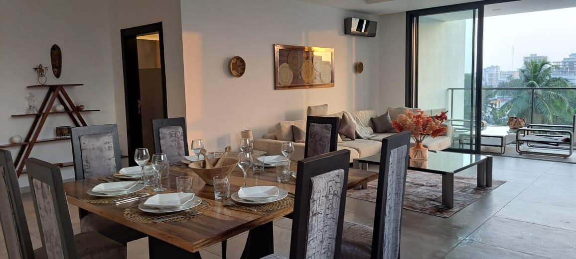 Salle a manger ouverte sur le salon